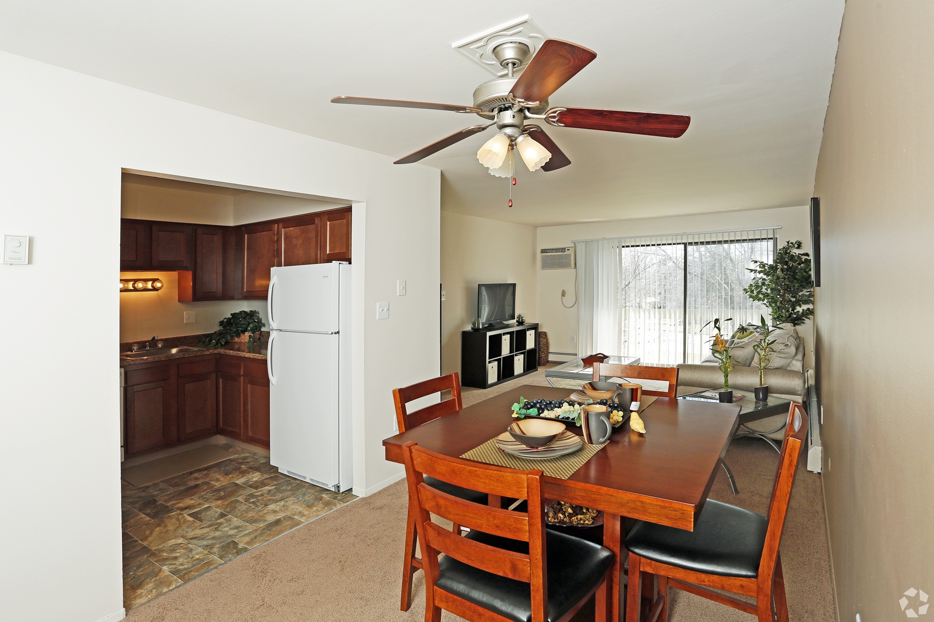 Peachtree Apartments dining area in Clinton Township Michigan