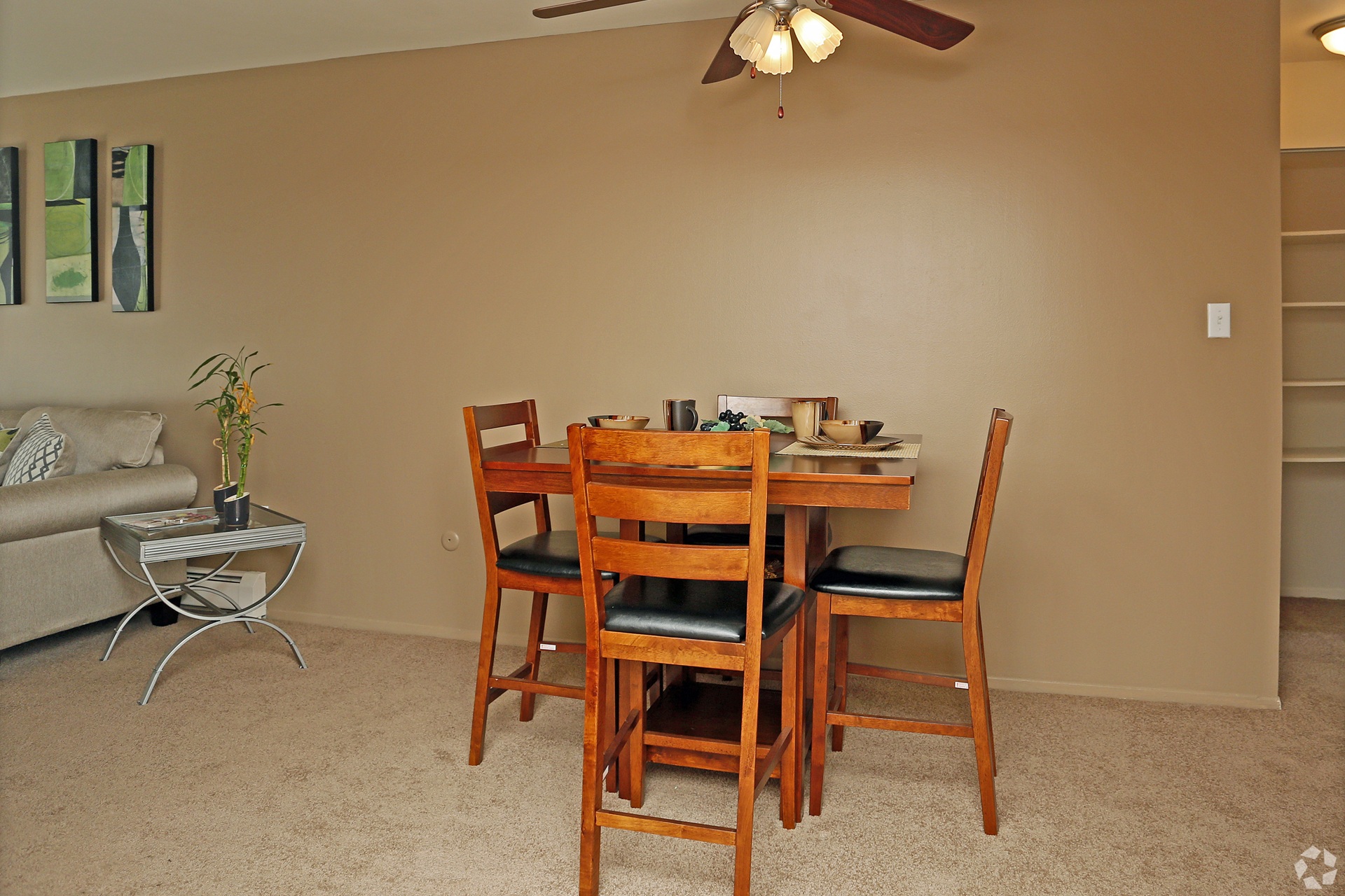 Peachtree Apartments dining area in Clinton Township Michigan
