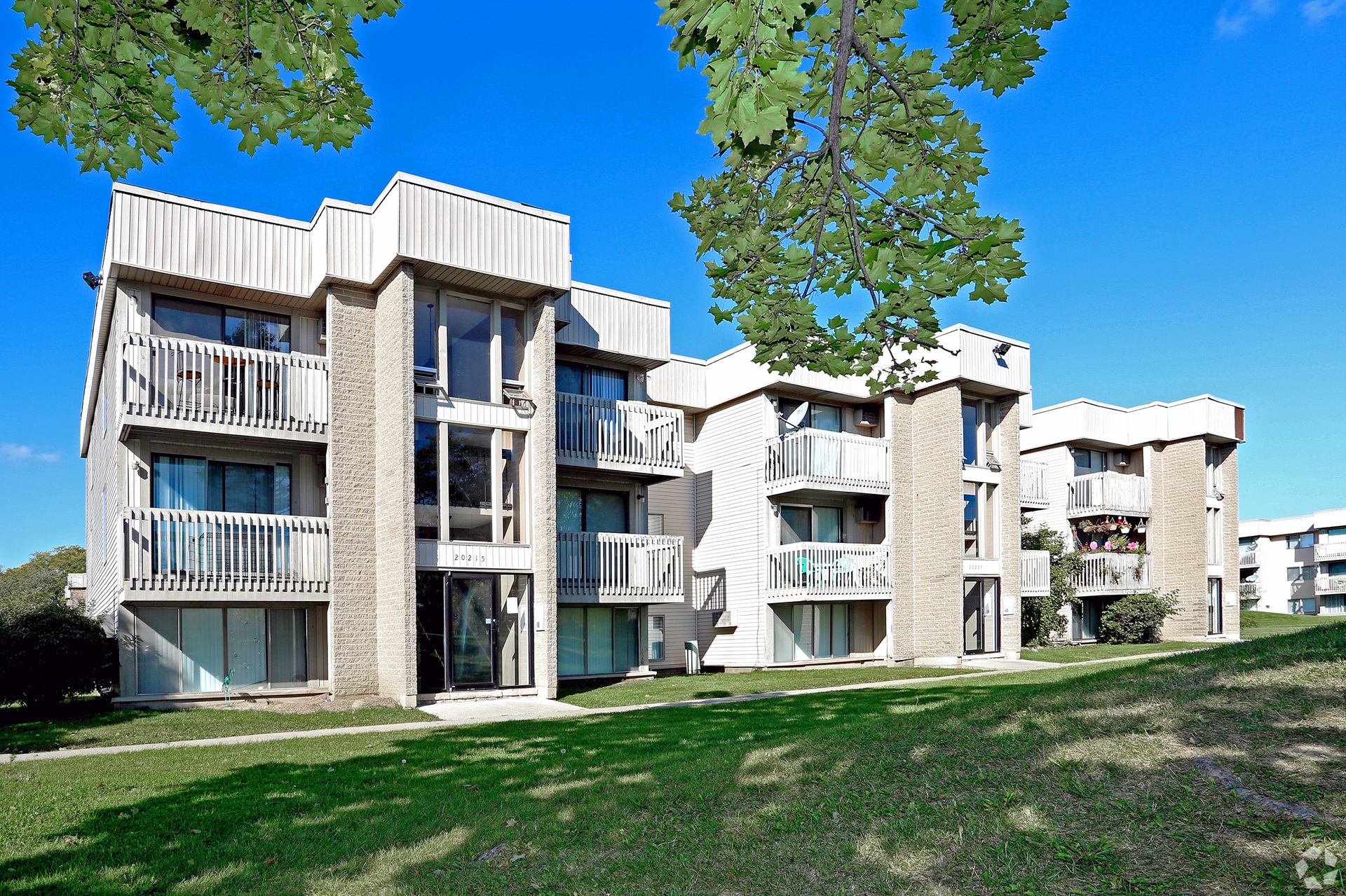 Peachtree Apartments Exterior View