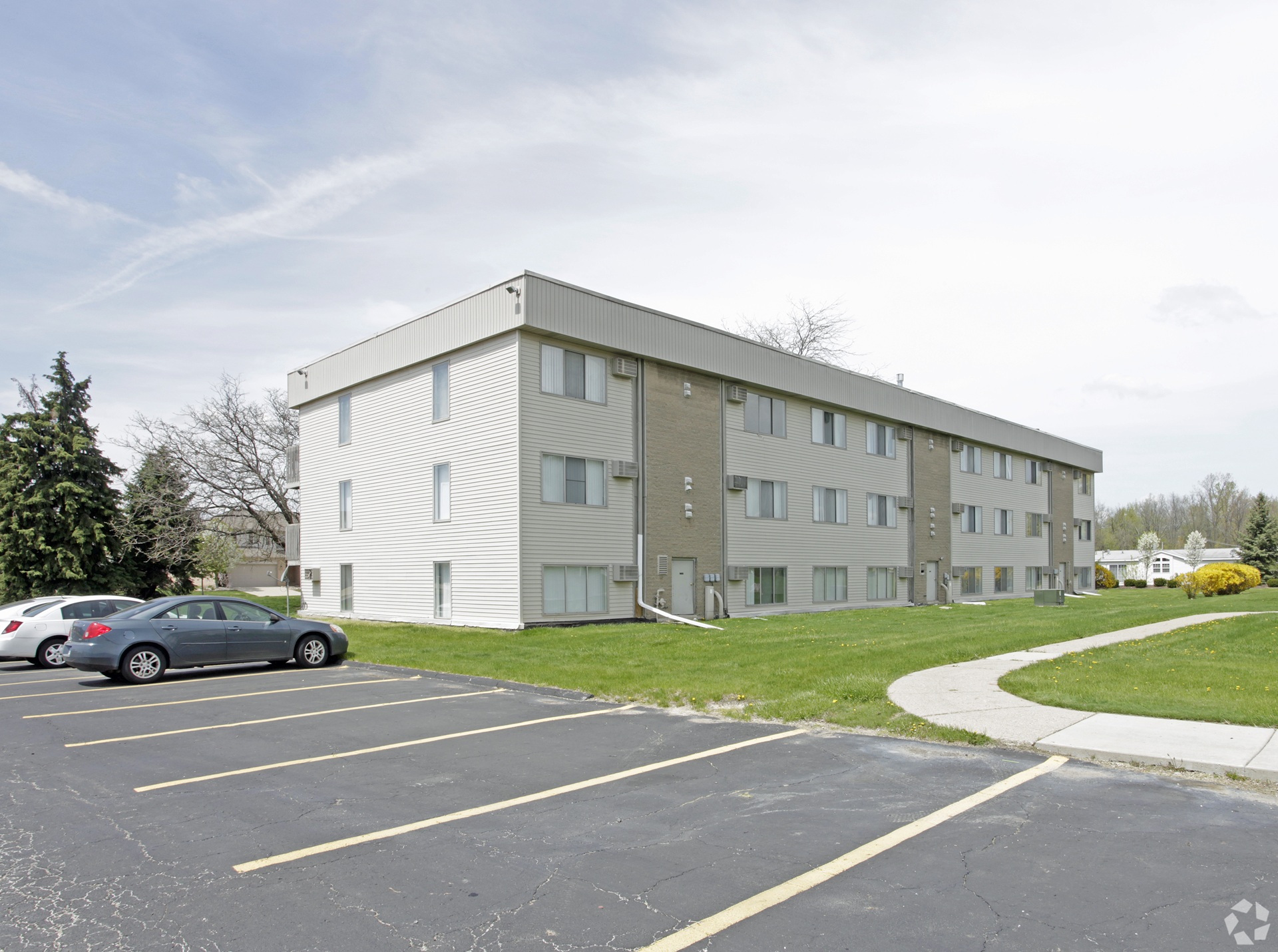 Peachtree Apartments exterior in Clinton Township Michigan